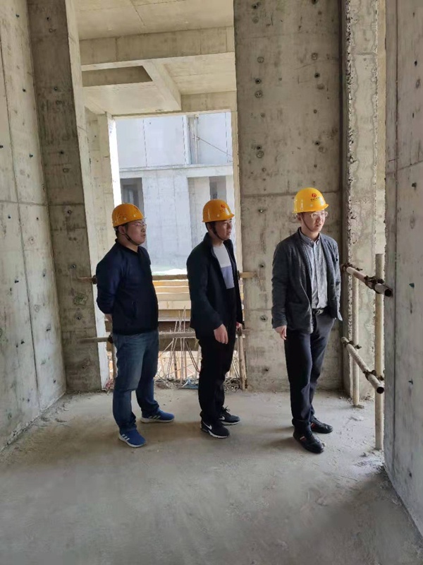 1616662923635495.jpg 南昌市政建設王海龍到桃花南路安置房建設項目檢查指導6002.jpg