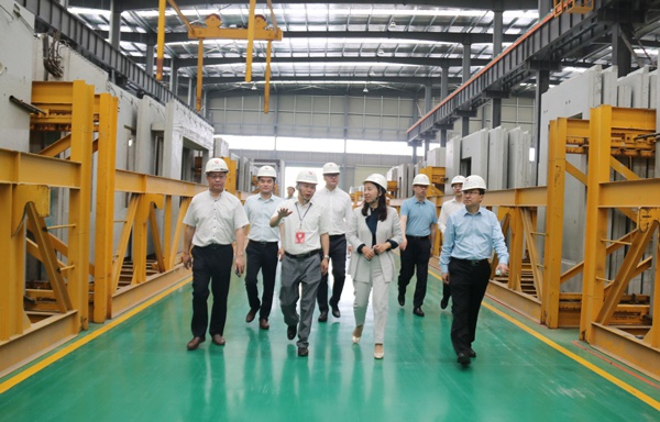 1620694418341203.jpg 中建上海設(shè)計(jì)研究院沈娟來(lái)到市政遠(yuǎn)大調(diào)研裝配式建筑6001.jpg