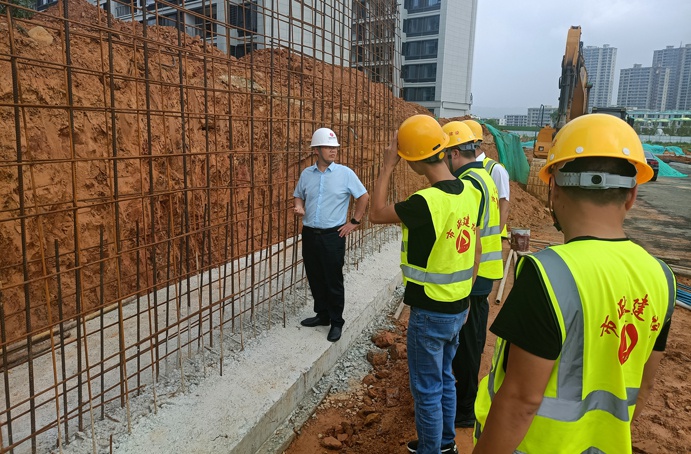 1629339921986401.jpg 南昌市政建設付海華前往市政公用城周邊市政道路項目檢查指導6912.jpg