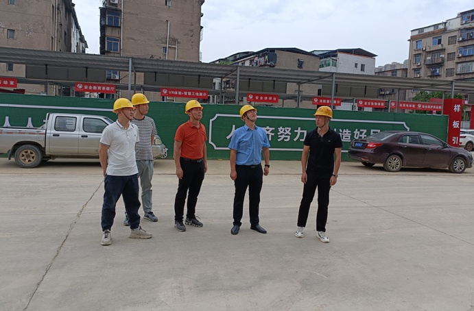 1629944527926986.jpg 南昌市政建設(shè)集團(tuán)付海華前往桃花南路安置房項(xiàng)目檢查質(zhì)量標(biāo)準(zhǔn)化觀摩會(huì)推進(jìn)情況6911.jpg