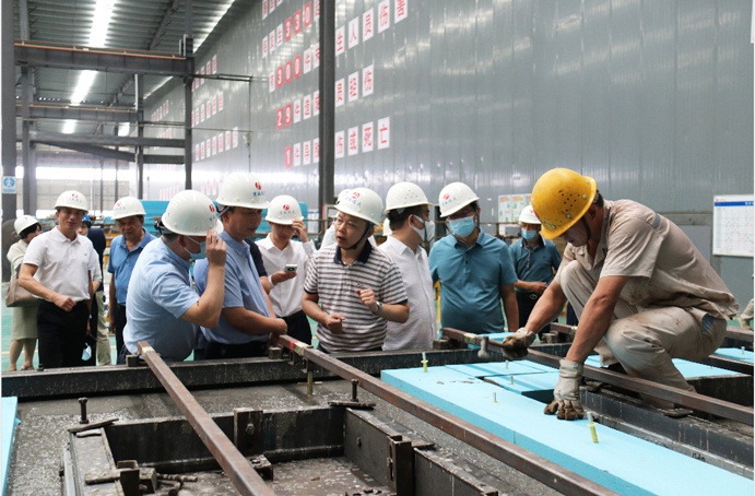 1629945343834626.jpg 南昌市人大常委會黨組成員副主任楊保根蒞臨市政遠(yuǎn)大公司調(diào)研考察6911.jpg