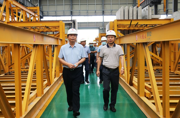 1629945366958045.jpg 南昌市人大常委會黨組成員副主任楊保根蒞臨市政遠(yuǎn)大公司調(diào)研考察6912.jpg