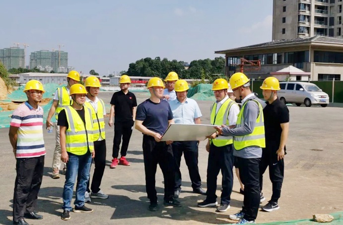 1633682479954371.jpg 南昌市政建設(shè)集團深入基層看望國慶假期堅守工作崗位一線員工6911.jpg