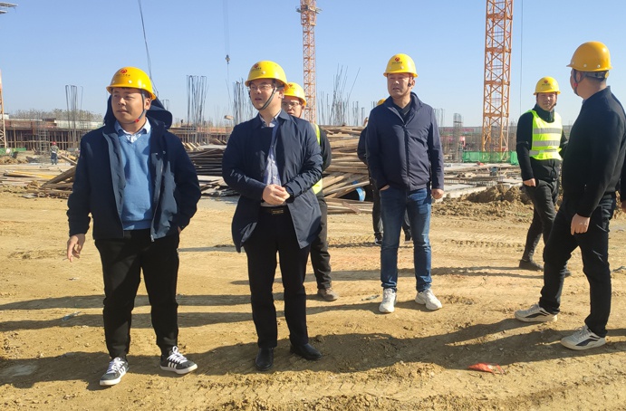 1638497894649028.jpg 付海華前往天祥安置房及秦坊棚戶區(qū)改造項(xiàng)目檢查指導(dǎo)691.jpg