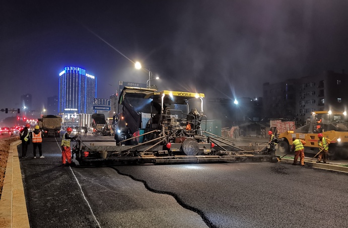 1643425668651177.jpg 洛陽東路綜合改造工程項目部抓住晴好天氣全力以赴沖刺全年目標任務691.jpg