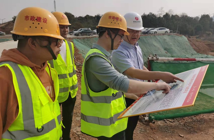 1647251780888531.jpg 付海華前往南昌市綠色建材科技產(chǎn)業(yè)園項目檢查指導691.jpg