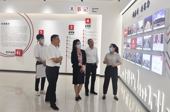 1654048194358429.jpg 南昌市總工會(huì)副主席張小芳蒞臨公司開(kāi)展端午慰問(wèn)6912.jpg