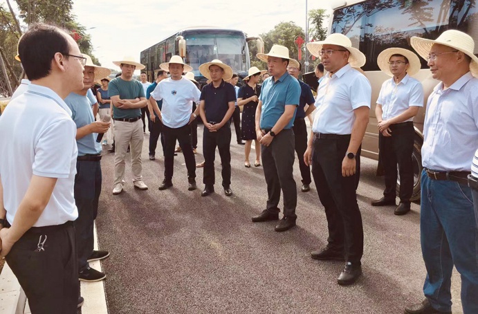 弋陽(yáng)縣四套班子主要領(lǐng)導(dǎo)蒞臨弋陽(yáng)縣信江生態(tài)修復(fù)項(xiàng)目調(diào)研 弋陽(yáng)縣四套班子主要領(lǐng)導(dǎo)蒞臨弋陽(yáng)縣信江生態(tài)修復(fù)項(xiàng)目調(diào)研