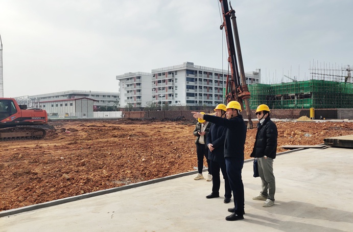 呂文前往贛州項(xiàng)目調(diào)研慰問 呂文前往贛州項(xiàng)目調(diào)研慰問