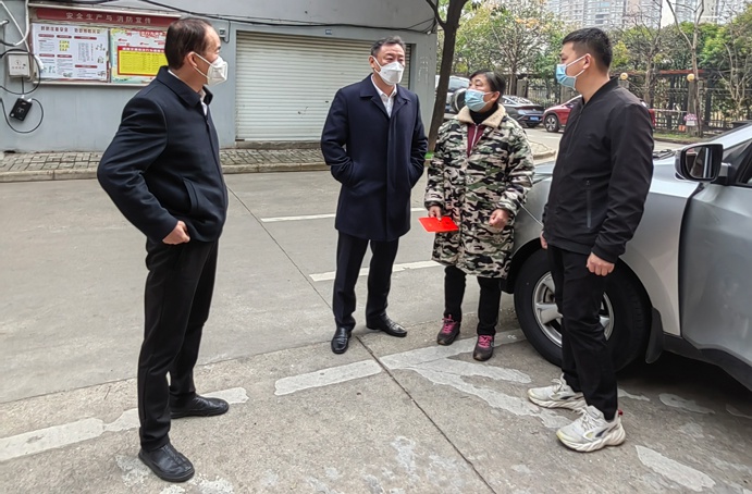 南昌市政建設(shè)集團(tuán)開展春節(jié)“送溫暖”走訪慰問活動(dòng) 南昌市政建設(shè)集團(tuán)開展春節(jié)“送溫暖”走訪慰問活動(dòng)