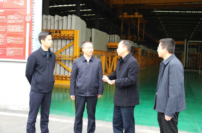 南昌縣委常委鄔春華到市政遠(yuǎn)大公司新春走訪 南昌縣委常委鄔春華到市政遠(yuǎn)大公司新春走訪