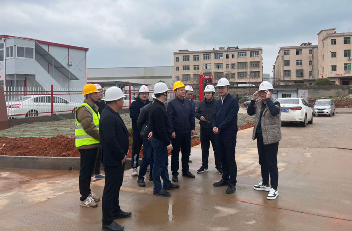 市政公用集團副總經理楊閑冬到新建區(qū)職業(yè)技術學校新校區(qū)建設項目調研 市政公用集團副總經理楊閑冬到新建區(qū)職業(yè)技術學校新校區(qū)建設項目調研