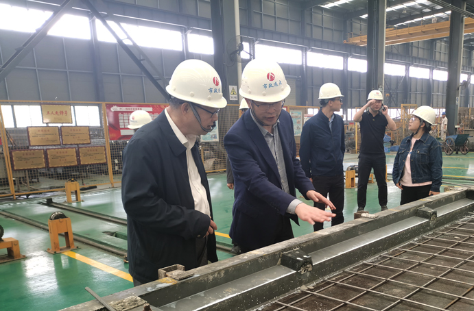 南昌市工業(yè)和信息化局裝備工業(yè)科副科長(zhǎng)徐遠(yuǎn)斌到市政遠(yuǎn)大公司調(diào)研裝配式建筑 南昌市工業(yè)和信息化局裝備工業(yè)科副科長(zhǎng)徐遠(yuǎn)斌到市政遠(yuǎn)大公司調(diào)研裝配式建筑