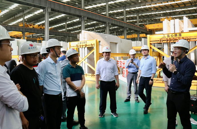 省委黨校第8期中青2班一行50余人來到市政遠(yuǎn)大實地調(diào)研裝配式建筑 省委黨校第8期中青2班一行50余人來到市政遠(yuǎn)大實地調(diào)研裝配式建筑