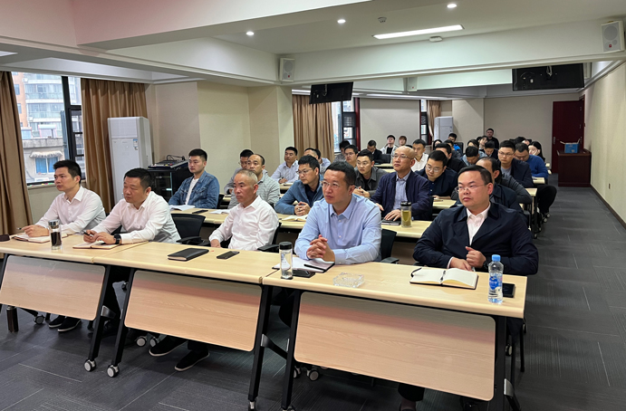 南昌市政建設(shè)集團(tuán)組織召開建設(shè)工程案例解析與防電信詐騙專題培訓(xùn) 南昌市政建設(shè)集團(tuán)組織召開建設(shè)工程案例解析與防電信詐騙專題培訓(xùn)