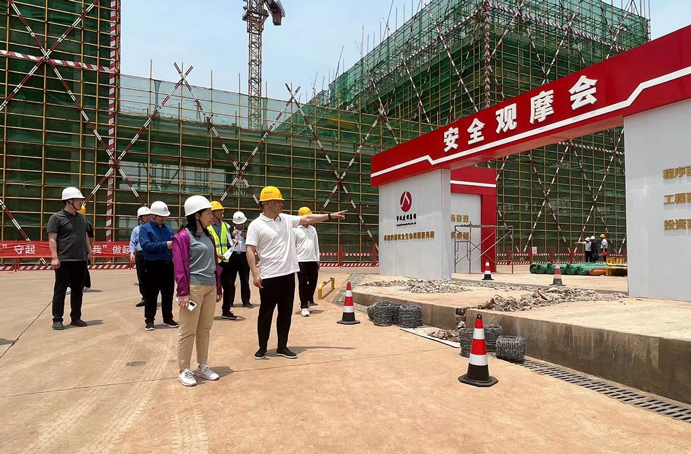 江西省住建廳??吳?春?月??到新建區(qū)職業(yè)技術學校新校區(qū)建設項目調(diào)研 江西省住建廳??吳?春?月??到新建區(qū)職業(yè)技術學校新校區(qū)建設項目調(diào)研