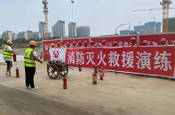 南昌市政建設(shè)集團(tuán)各項(xiàng)目組織開(kāi)展形式多樣的安全生產(chǎn)應(yīng)急演練 南昌市政建設(shè)集團(tuán)各項(xiàng)目組織開(kāi)展形式多樣的安全生產(chǎn)應(yīng)急演練