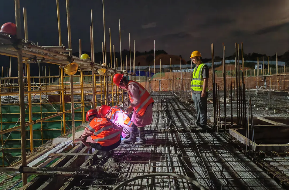 贛州稀金科創(chuàng)城中等職業(yè)技術學校項目全力沖刺 確保秋季新學期交付 贛州稀金科創(chuàng)城中等職業(yè)技術學校項目全力沖刺 確保秋季新學期交付