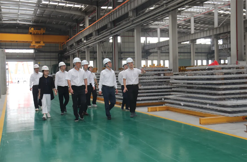 市政公用集團(tuán)黨委書記、董事長萬義輝到市政綠色建材科技產(chǎn)業(yè)園調(diào)研指導(dǎo)投產(chǎn)前工作