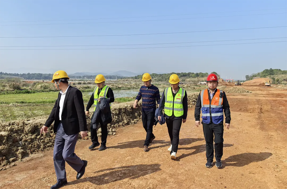 周天奇帶隊開展“五查五訪”監(jiān)督行動 嚴(yán)查四風(fēng)問題與安全生產(chǎn) 周天奇帶隊開展“五查五訪”監(jiān)督行動 嚴(yán)查四風(fēng)問題與安全生產(chǎn)